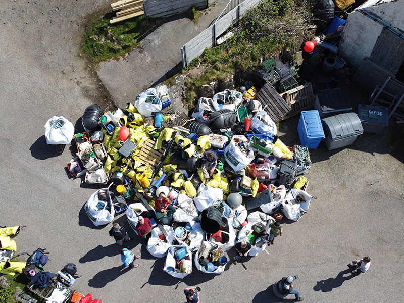 Balanced Horizon - plastic pollution Balanced Horizon - plastic pollution